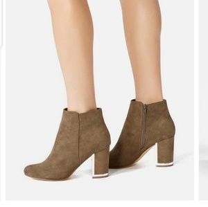 Hanna ankle bootie